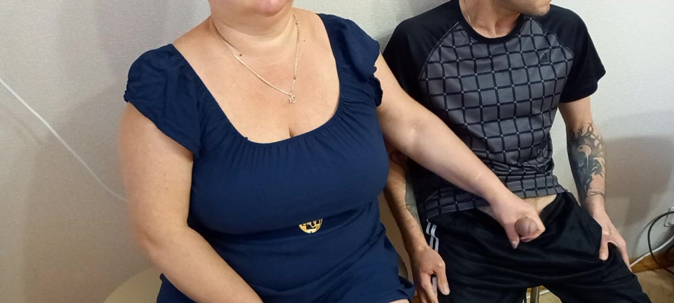 Zona901: Mi masturba il cazzo e mi aiuta a finire