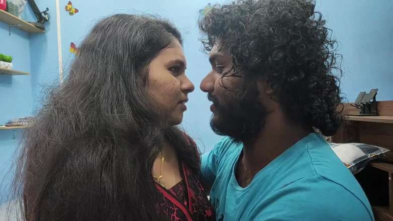 Vaigavarun45: マルホットな妻は、彼女の夫が家にいない間に義理の兄弟と性交