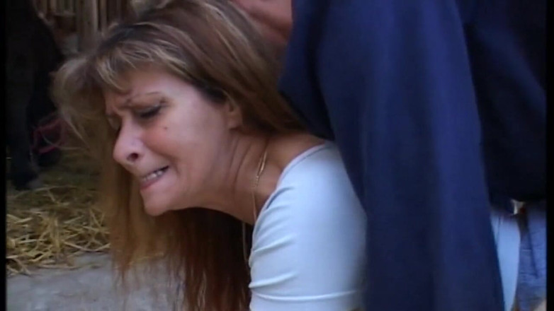 Ugly but HOT: Une femme mature coquine et déchaînée se fait enculer par...