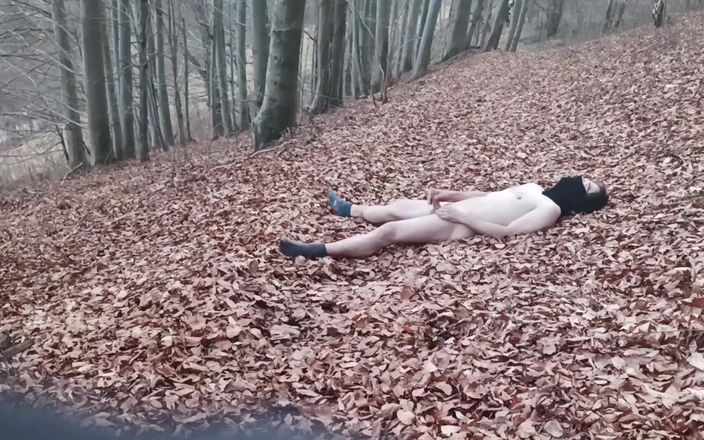 kickerscooter: Réel, masturbation amateur dans la nature