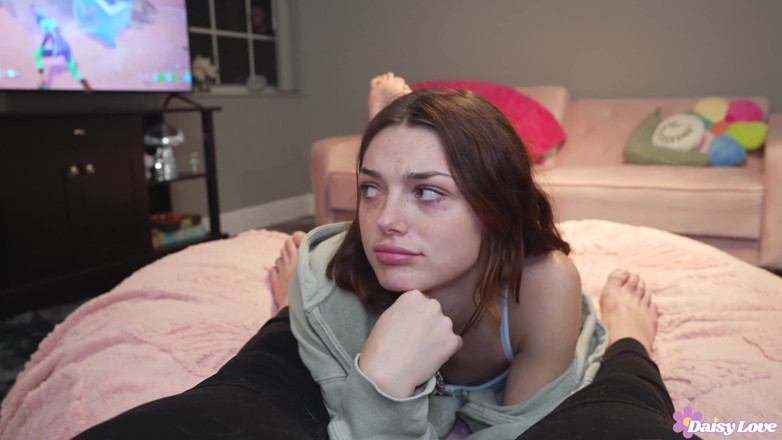 Shrooms Q: Distracting Big Stepbro From Gaming with My Tight Pussy