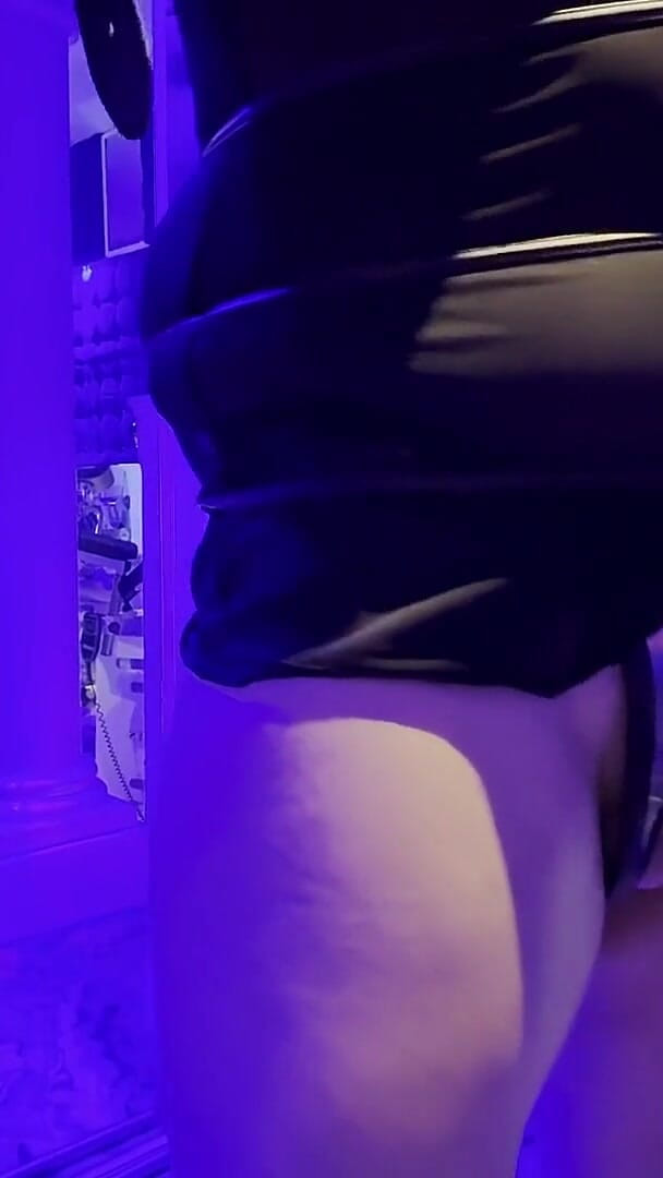 Lady Blackdiamoond: Cumshot ou garde en cage