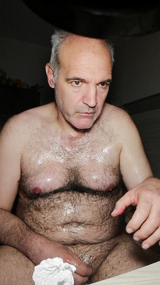 Setesesso7: Olja och handjob på displayen