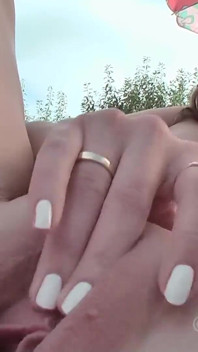 Dirty teen slut masturbates for the stranger