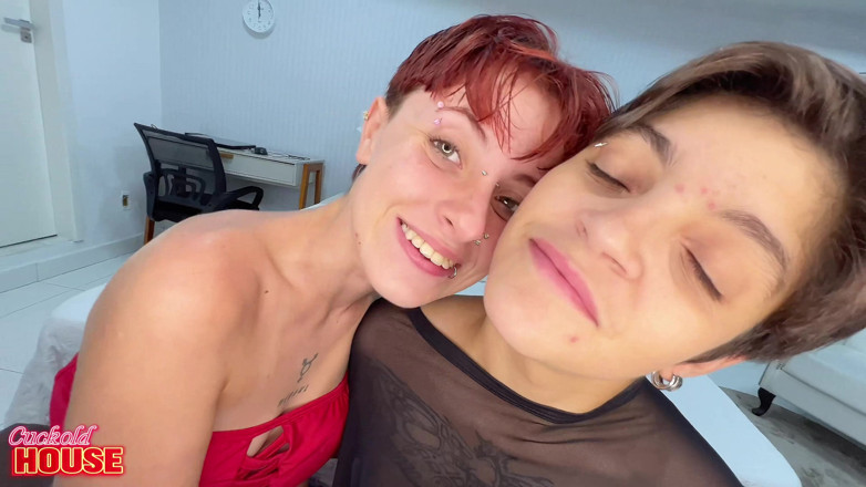 CuckoldHouse: Гаряча оргія з 3 хлопцями, які трахають 2 дуже гарячих бісексуальих дівчат