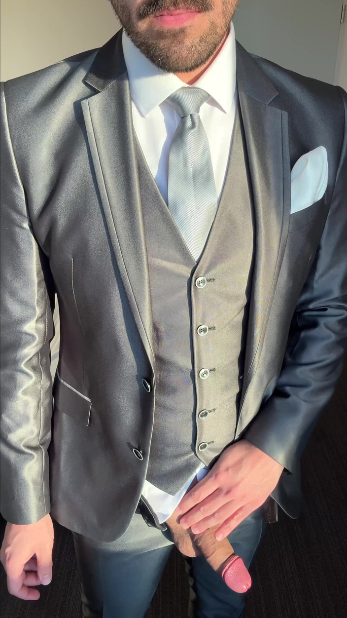 Master Shiny Shoes: Pengantin pria masturbasi di kamar hotel