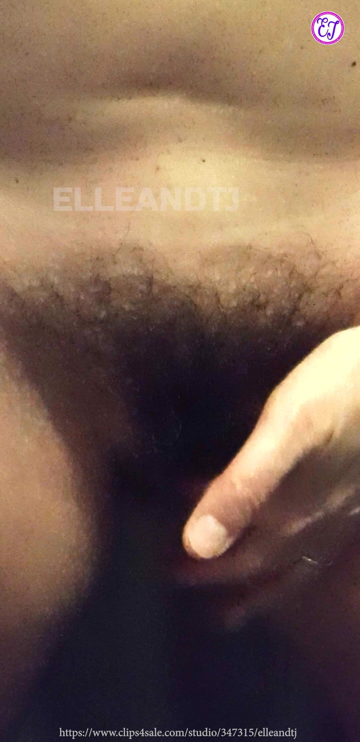 elleandtj: Máy bay bà già rậm lông tự móc cua mình