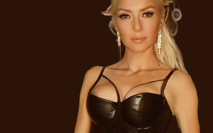 Barby Domina: Latex vinyl blonde domina strip masturbatie