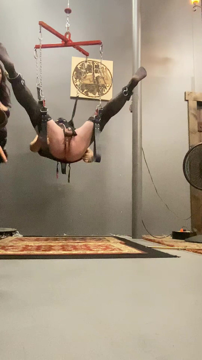 Mistress Scarlet Kiss: Sissy handsfree kommer för tidigt i kyskhet under pegging och...