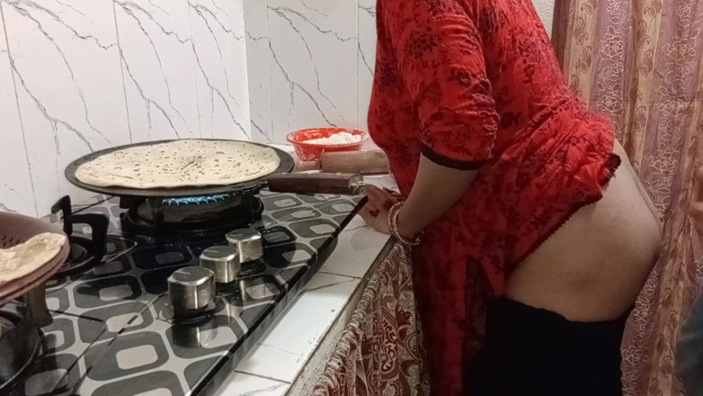QueenbeautyQB: Indyjska macocha seks wideo w kuchni
