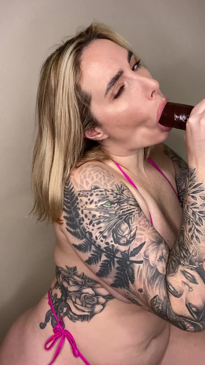 Paige Turnah: Смотри, как я принимаю этот большой черный член мне в рот