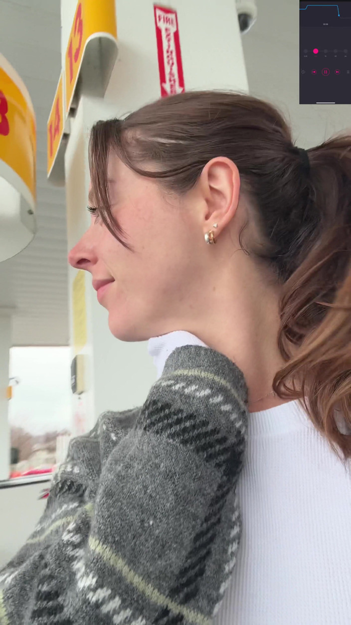Nadia Foxx: Trying Not to Cum Too Loud While I Pump My...