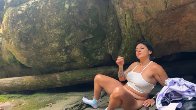 LunaBigBooty: Masturbazione fuori casa