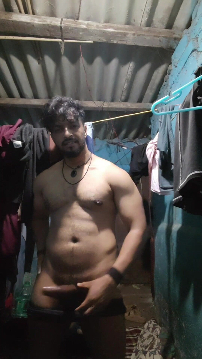 Mastkalandar: Desi Hunk Solo Mastrubution