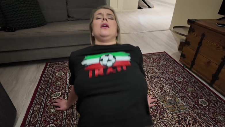 Amateur Homemade Porn: Une belle-mère à gros cul à forte poitrine se fait baiser