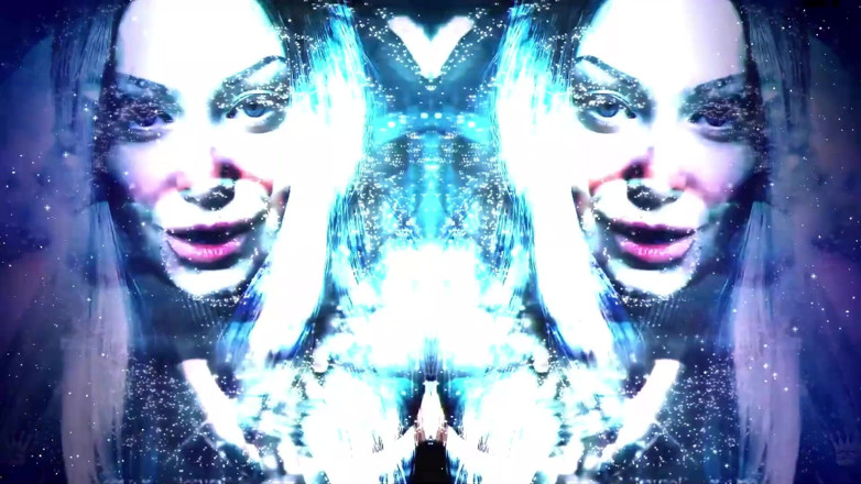 Goddess Misha Goldy: 迷人的ASMR！我会爬进你的大脑，永远在那里安定下来