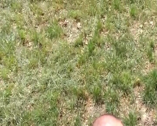 Porno kino: Kızıl saçlı Alman sürtük doğada yarağa biniyor