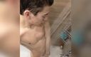 Alex Davey: Speciale video spermashow in de badkamer Ik zal je vaker...