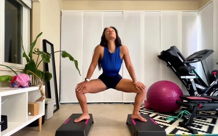 Miss Fluo: Sumo Squat in Your Face While You Jerk off