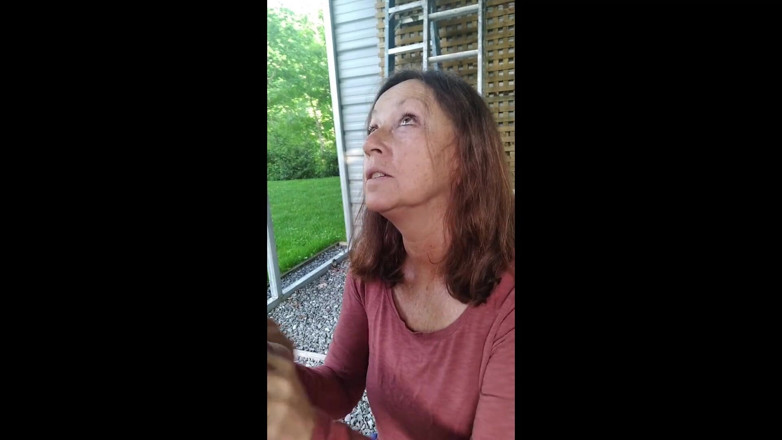 Candi Annie: Gardner przywitany przez Needy Cum pragnienie starej pani Candi Annie...