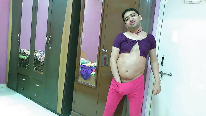 Cute & Nude Crossdresser: Sladký sissy crossdresser femboy sweet lízátko v horní a těsné.