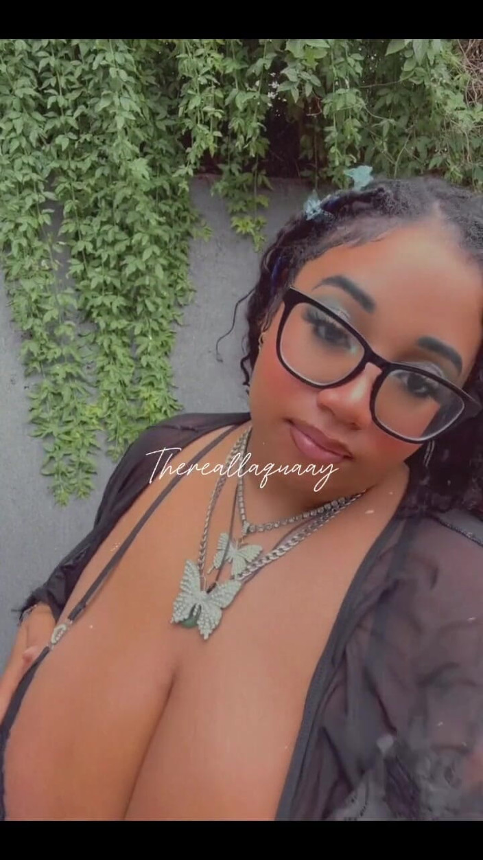 Biggdebbie solo: Biggdebbiecakez Menjadi Pelik Di Alam Semula Jadi
