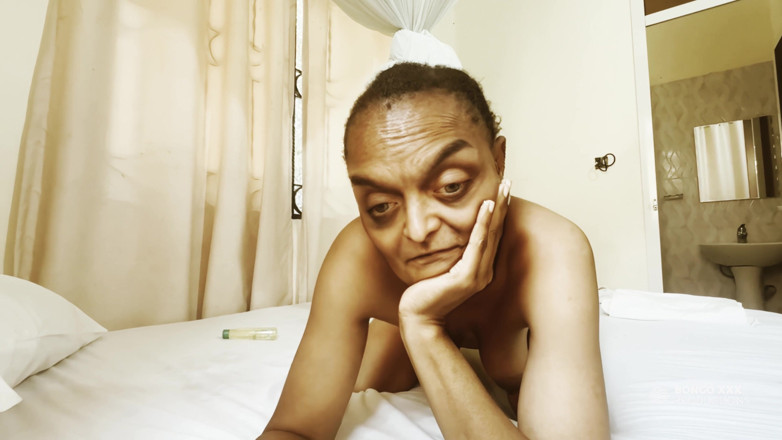 BongoXXX: Koleś, pieprzyłem twoją przyrodnią babcię w dupę