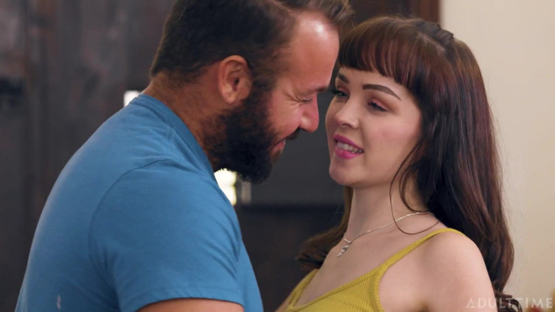 Adult Time: Adult Time - โรลเพลย์กลายเป็นจริงสำหรับตำรวจสาวตัวจริง Natalia Starr และ Chad White!
