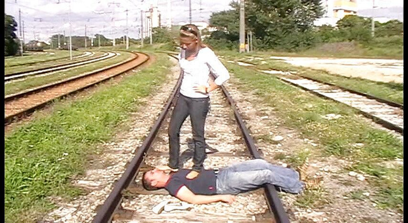 Femdom Austria: Šlapání na kolejích