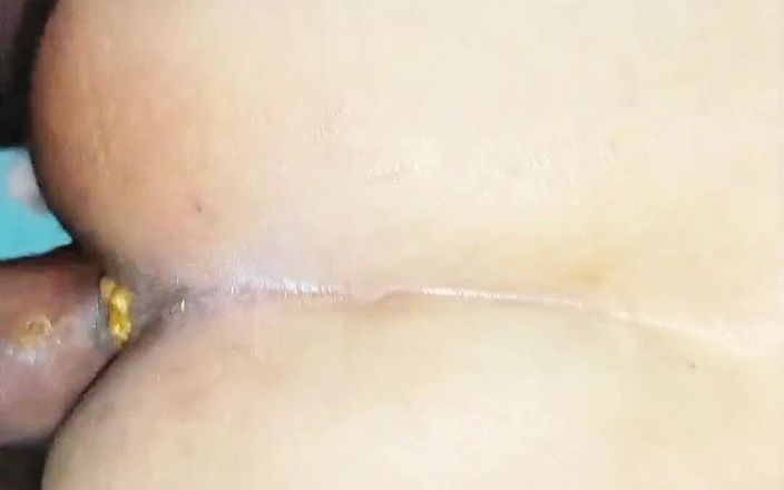 Realdesifuck: Sexul anal mă doare mai mult