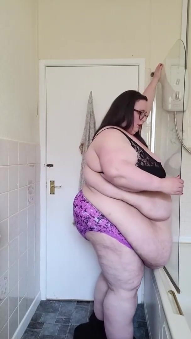 SSBBWLadyBrads: ГОРЯЧАЯ ДЕВУШКА ЛЕТО ВСЕ ЕЩЕ ЗДЕСЬ