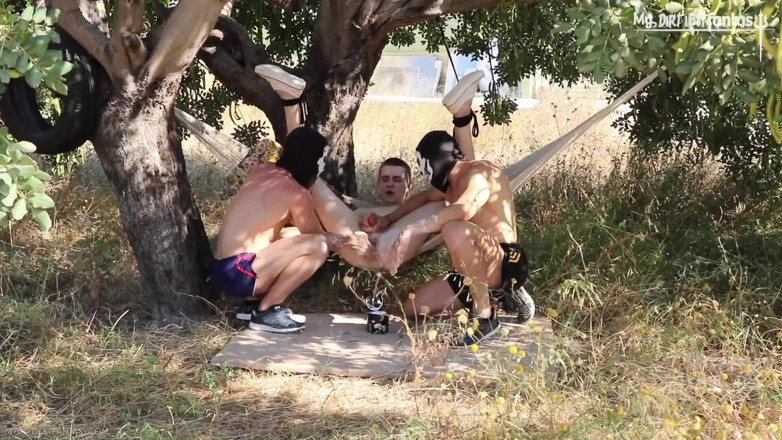 My Dirtiest Fantasy: Mladý ruský chlapec je fistován a análně zničen 2 sexy svalnatými...