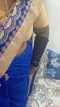 Indiancă desi tamilă bhabhi suge pula lui Devar și se fute tare pe la spate