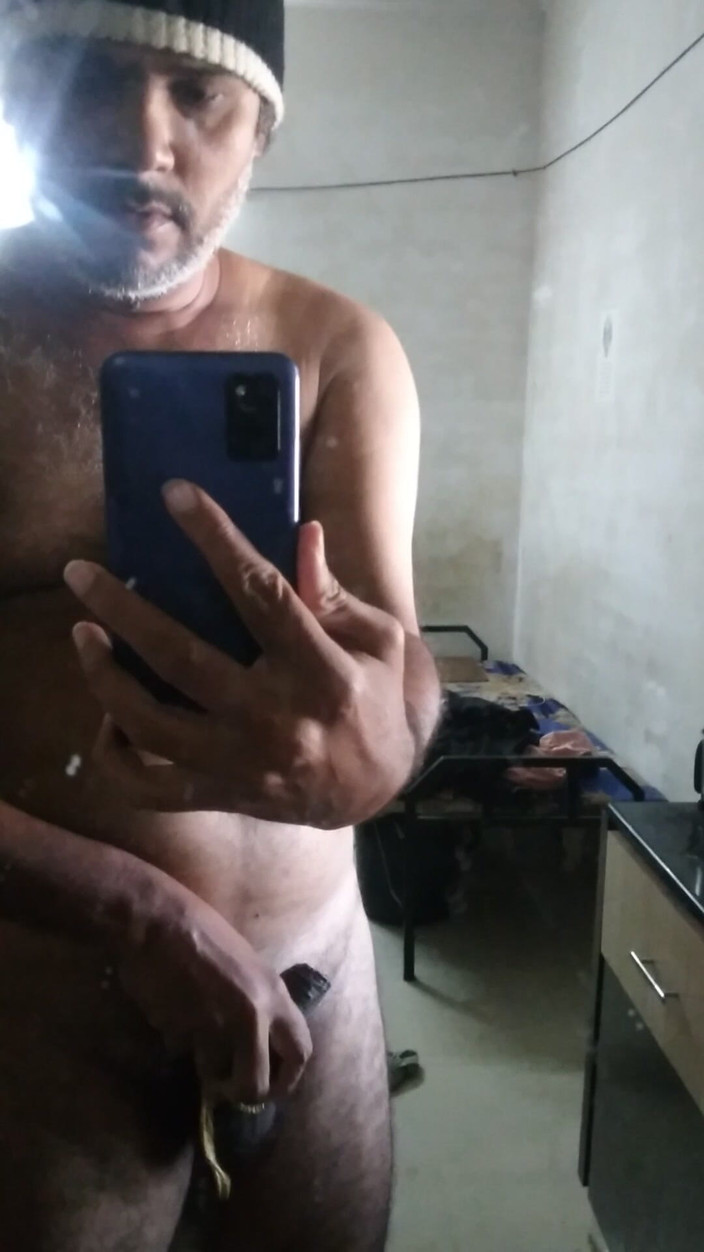 Nani Top: ソロ男性のヌードプレイ、フルタイム無料