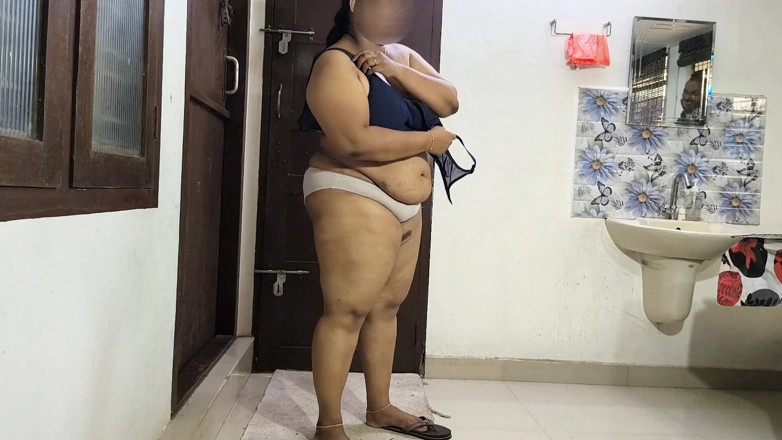 Anne Ipe: Sexig Bhabi i Blå Saree, ta bort Saree för att...