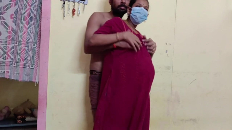 Jekka: Video panas teman lelaki Tamil Ponnu Monika bertetek besar India...