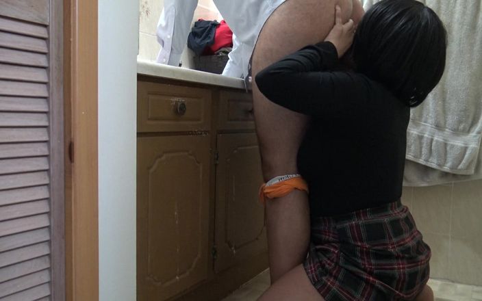 Stepmom Susan: Azgın Fransız gavat evli kadın her sabah kocasının göt deliğini...