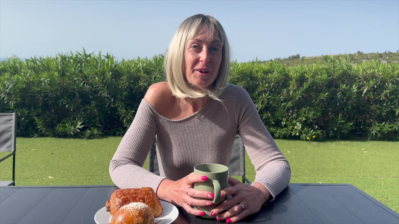 Video Porno One: Lena, 40 årig MILF från Tours!