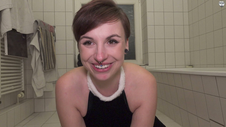 Jason Steel xxx: Vany Secret Pisses on Camera