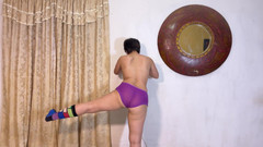 SugarPose: ジャスミンが脱ぎ捨ててエクササイズ