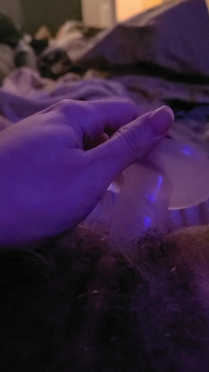 Dusky Nite: Tự làm tình vì bạn