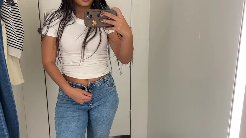 AngelNovinha: Girl Was Touching Herself in the Mall on the East...