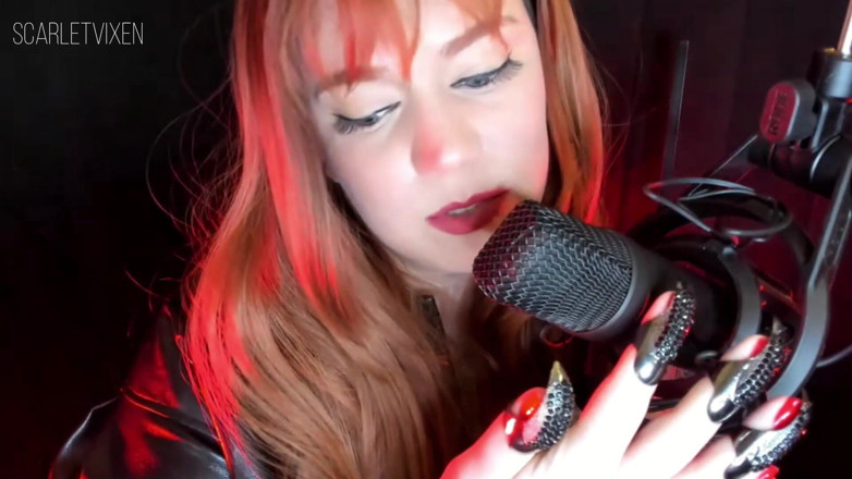 Scarlet Vixen: Genç dünya hakimiyeti asmr