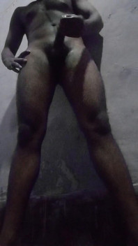 India joven masturbándose