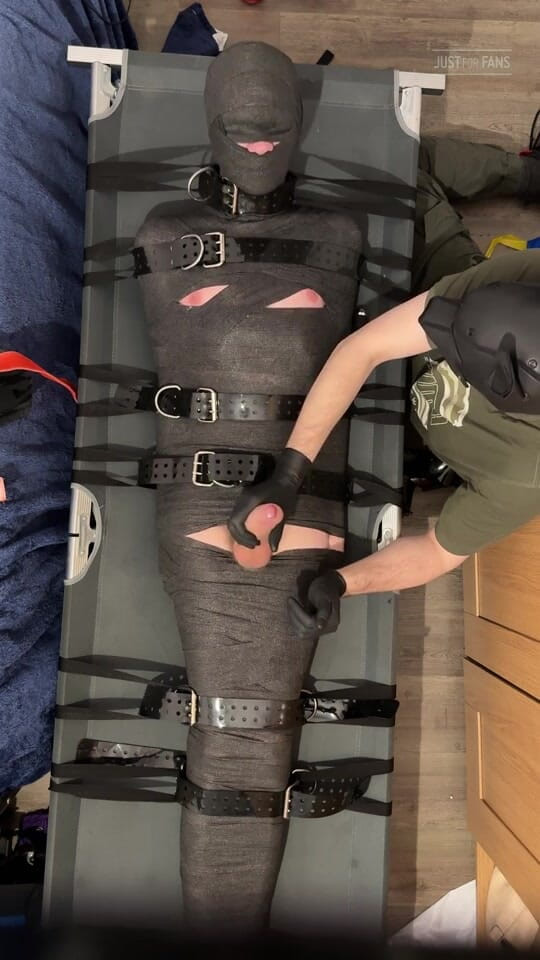 Inmate Cody and SubEdgeX: Twink volledig gemummificeerd en scherp, deel 2