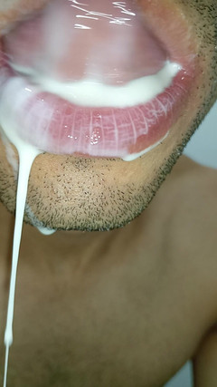 Rey rey: Îmi place sperma în gura mea, limba lungă limba, sărut, Six...