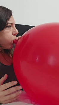 Humping a Mega Balloon Non Pop, Blowing
