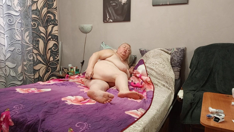 Zona901: 継母がおもちゃを使って膣で自分を犯す