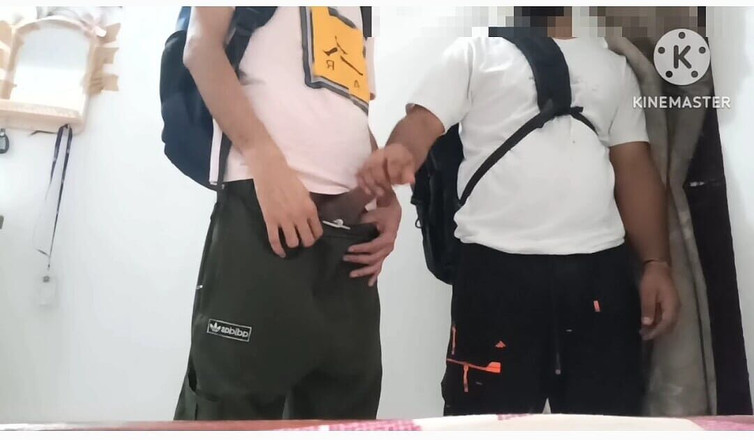 Desi__Panda: Indiana estudante hetero amigos dá um ao outro boquete