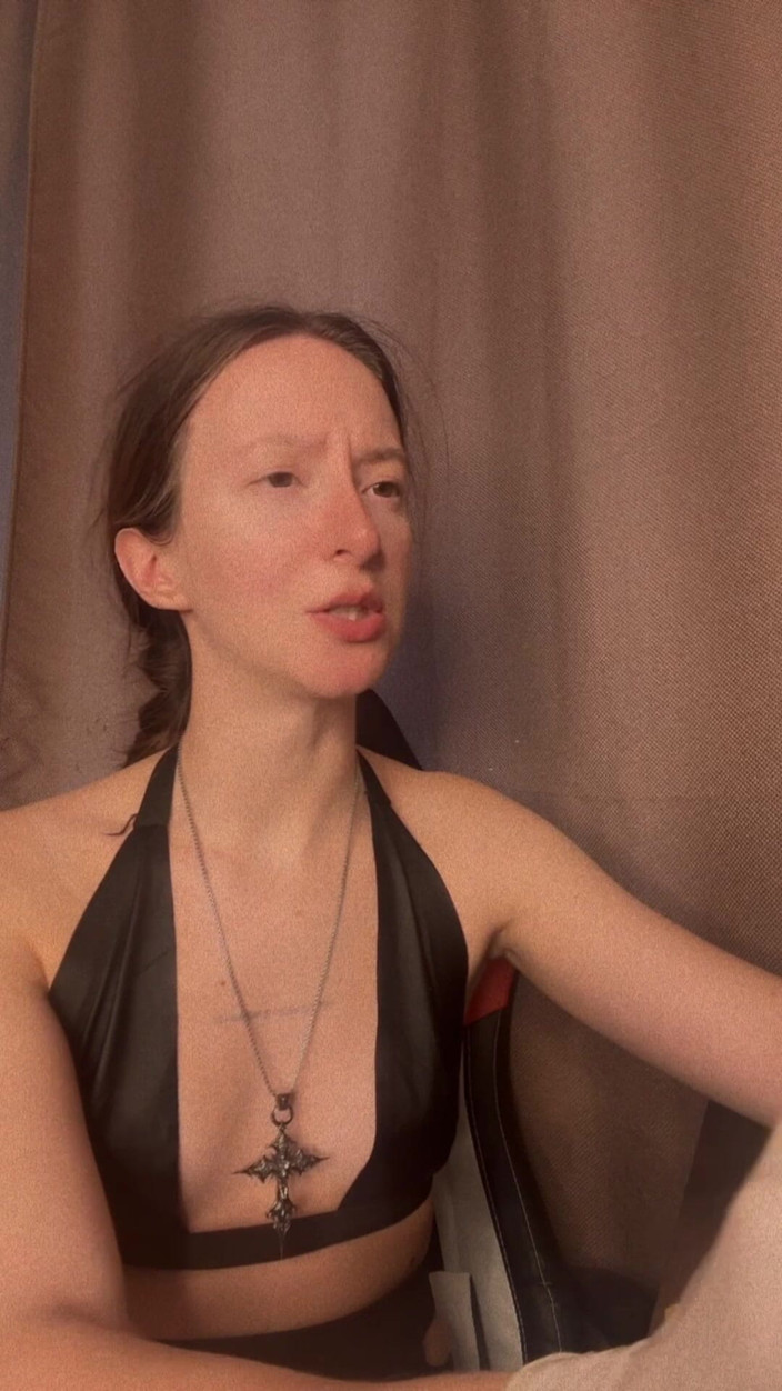 Skinny_lady69: Memeriksa pantatmu